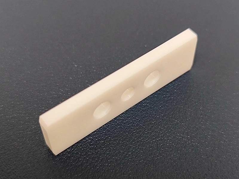 極端な硬度と耐摩耗性部品に理想的なシリコンカーバイド（SiC）CNC加工