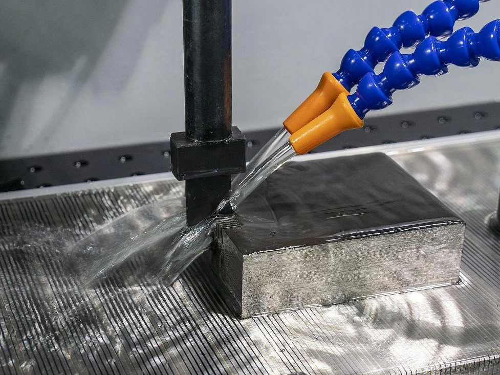 電気放電加工（EDM）用途