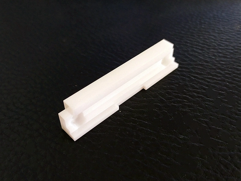 卓越した強度と靭性のためのシリコンナイトライド（Si3N4）CNC加工